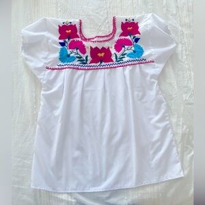 Vintage Women’s Mexican Embroidered Floral short sleeve Top